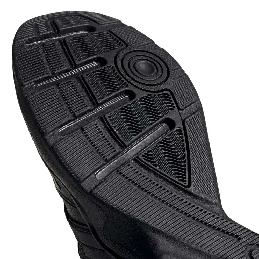 Кроссовки adidas Strutter
